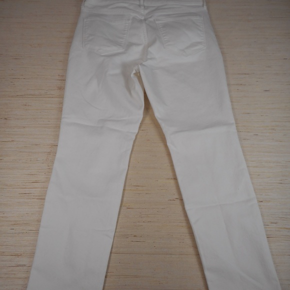 Old Navy Women’s High-Rise Wow Straight Jeans White Size 10 Petite - Picture 1 of 5